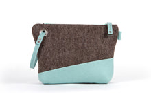 FELT CLUTCH WRISTLET