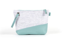 FELT CLUTCH WRISTLET