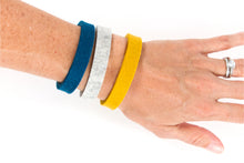 THICK FELT BRACELET