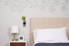 WALL MOUNTED STEM VASE