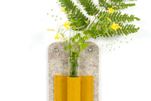 WALL MOUNTED STEM VASE