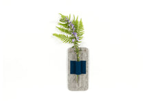 WALL MOUNTED STEM VASE