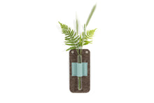 WALL MOUNTED STEM VASE